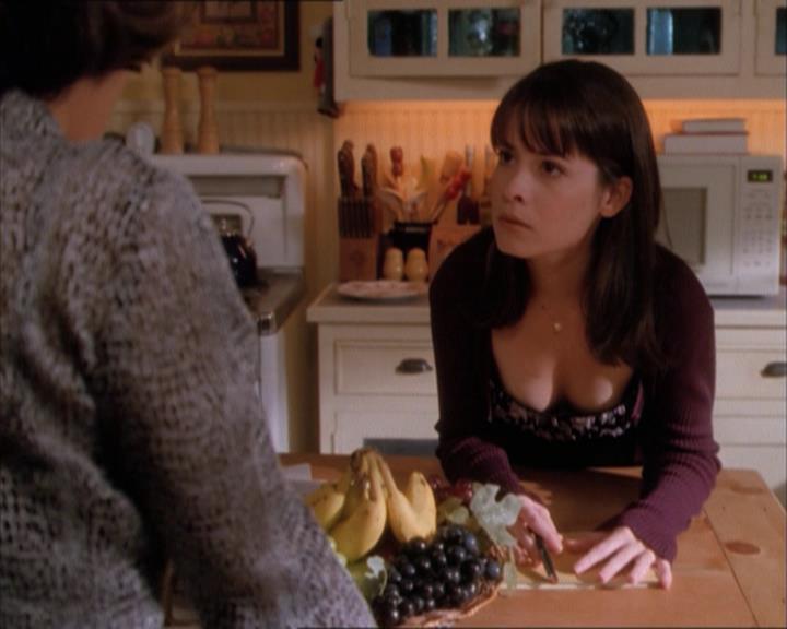 Charmed-Online_dot_net-1x04DeadManDating0405.jpg Charmed-Online_dot_net-1x04DeadManDating0405.jpg