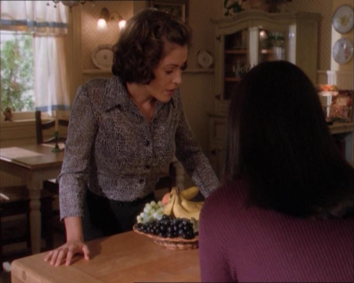Charmed-Online_dot_net-1x04DeadManDating0408.jpg Charmed-Online_dot_net-1x04DeadManDating0408.jpg