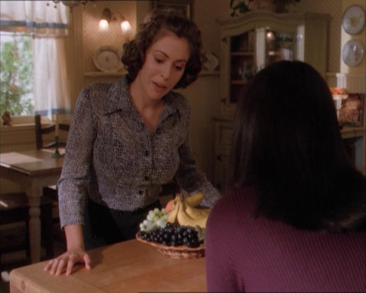 Charmed-Online_dot_net-1x04DeadManDating0409.jpg Charmed-Online_dot_net-1x04DeadManDating0409.jpg