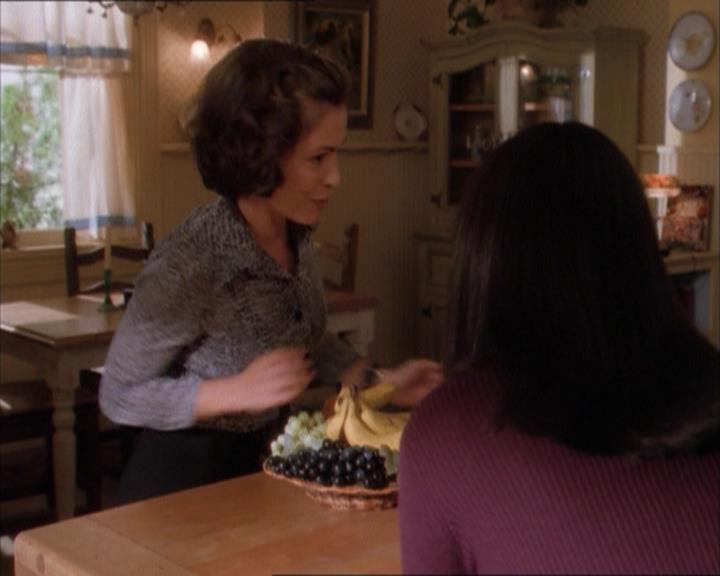 Charmed-Online_dot_net-1x04DeadManDating0411.jpg Charmed-Online_dot_net-1x04DeadManDating0411.jpg