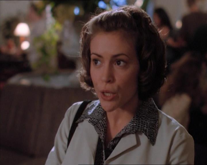 Charmed-Online_dot_net-1x04DeadManDating0438.jpg Charmed-Online_dot_net-1x04DeadManDating0438.jpg