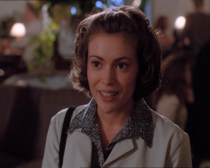 Charmed-Online_dot_net-1x04DeadManDating0442.jpg Charmed-Online_dot_net-1x04DeadManDating0442.jpg