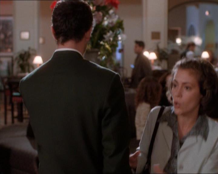 Charmed-Online_dot_net-1x04DeadManDating0445.jpg Charmed-Online_dot_net-1x04DeadManDating0445.jpg