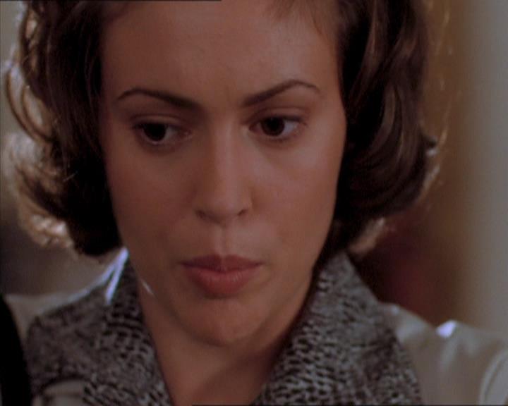 Charmed-Online_dot_net-1x04DeadManDating0456.jpg Charmed-Online_dot_net-1x04DeadManDating0456.jpg