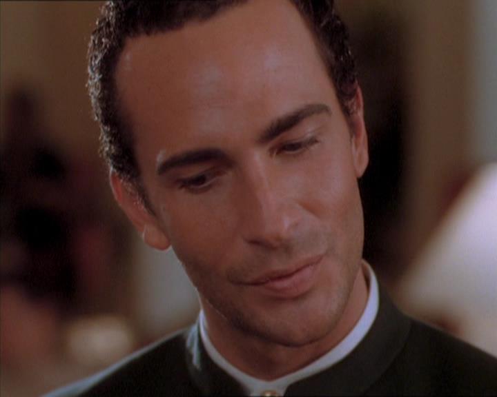 Charmed-Online_dot_net-1x04DeadManDating0463.jpg Charmed-Online_dot_net-1x04DeadManDating0463.jpg