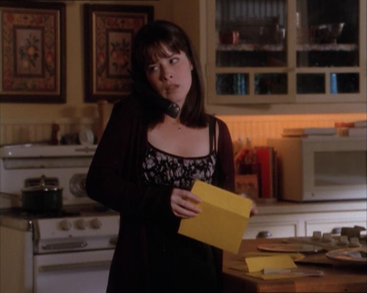 Charmed-Online_dot_net-1x04DeadManDating0478.jpg Charmed-Online_dot_net-1x04DeadManDating0478.jpg