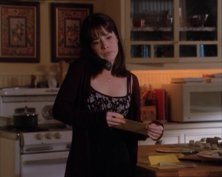 Charmed-Online_dot_net-1x04DeadManDating0479.jpg Charmed-Online_dot_net-1x04DeadManDating0479.jpg
