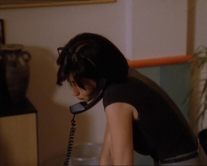 Charmed-Online_dot_net-1x04DeadManDating0483.jpg Charmed-Online_dot_net-1x04DeadManDating0483.jpg