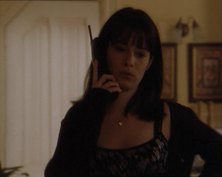 Charmed-Online_dot_net-1x04DeadManDating0487.jpg Charmed-Online_dot_net-1x04DeadManDating0487.jpg