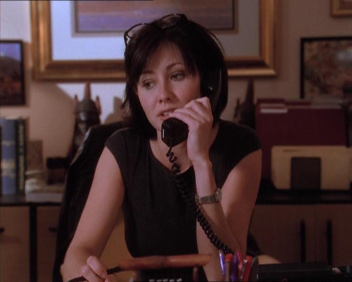 Charmed-Online_dot_net-1x04DeadManDating0489.jpg Charmed-Online_dot_net-1x04DeadManDating0489.jpg