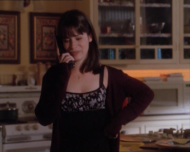Charmed-Online_dot_net-1x04DeadManDating0492.jpg Charmed-Online_dot_net-1x04DeadManDating0492.jpg