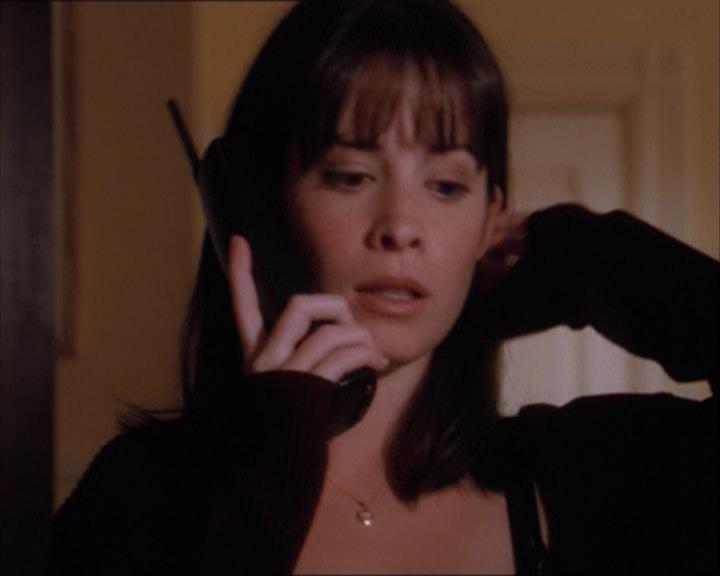 Charmed-Online_dot_net-1x04DeadManDating0498.jpg Charmed-Online_dot_net-1x04DeadManDating0498.jpg