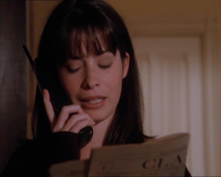 Charmed-Online_dot_net-1x04DeadManDating0510.jpg Charmed-Online_dot_net-1x04DeadManDating0510.jpg