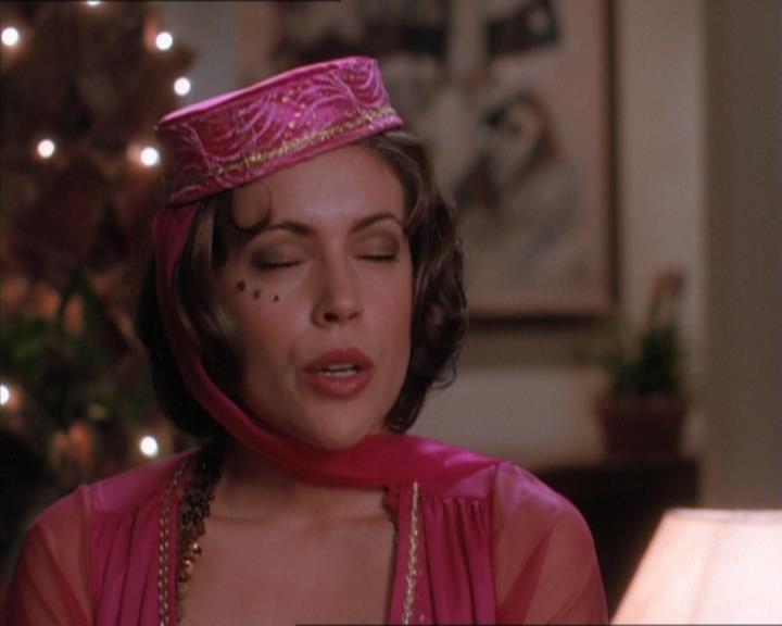 Charmed-Online_dot_net-1x04DeadManDating0528.jpg Charmed-Online_dot_net-1x04DeadManDating0528.jpg