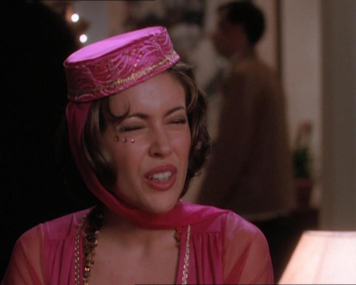 Charmed-Online_dot_net-1x04DeadManDating0532.jpg Charmed-Online_dot_net-1x04DeadManDating0532.jpg