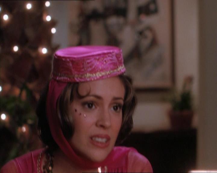 Charmed-Online_dot_net-1x04DeadManDating0544.jpg Charmed-Online_dot_net-1x04DeadManDating0544.jpg