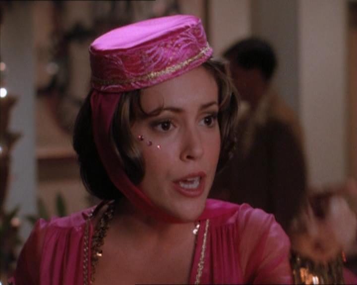 Charmed-Online_dot_net-1x04DeadManDating0557.jpg