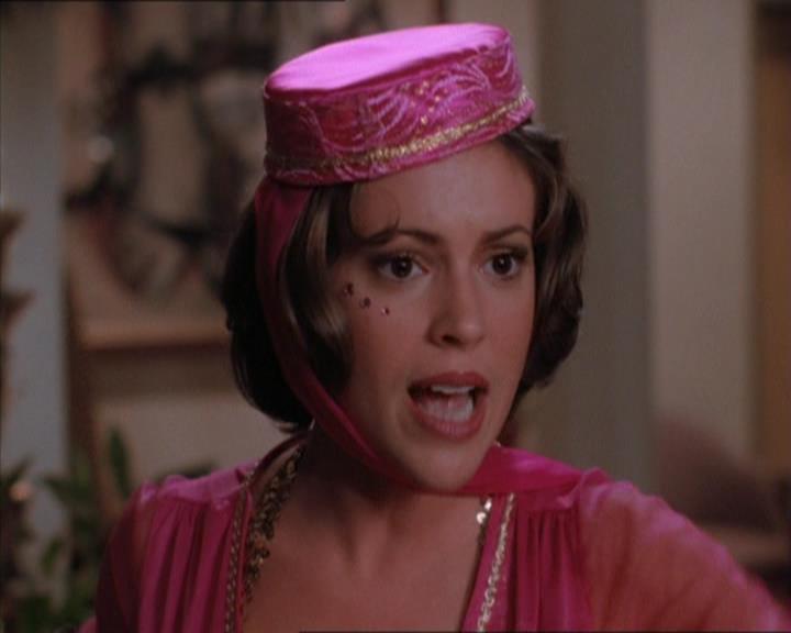 Charmed-Online_dot_net-1x04DeadManDating0558.jpg