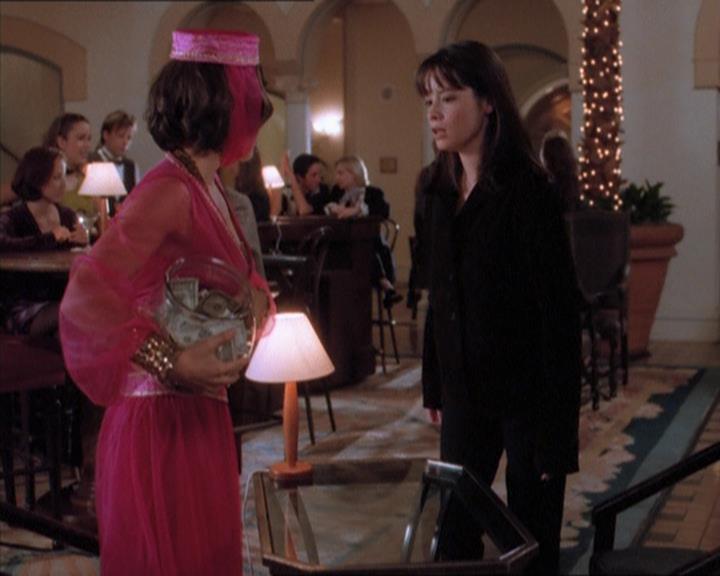 Charmed-Online_dot_net-1x04DeadManDating0561.jpg