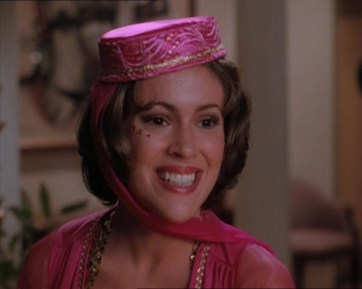 Charmed-Online_dot_net-1x04DeadManDating0563.jpg