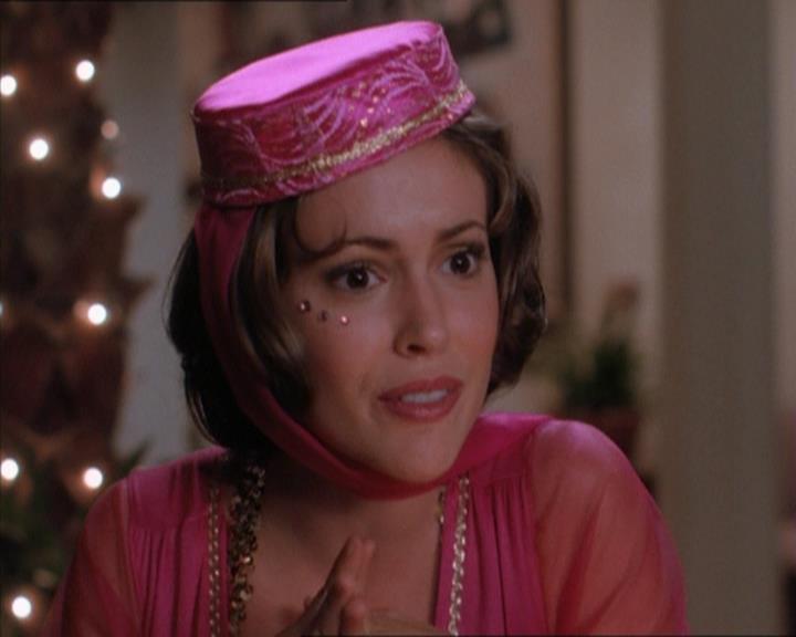 Charmed-Online_dot_net-1x04DeadManDating0570.jpg