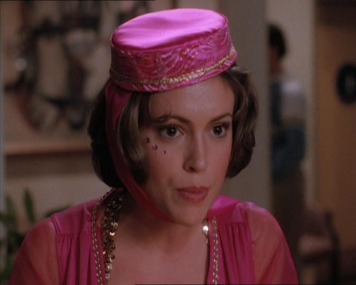 Charmed-Online_dot_net-1x04DeadManDating0577.jpg