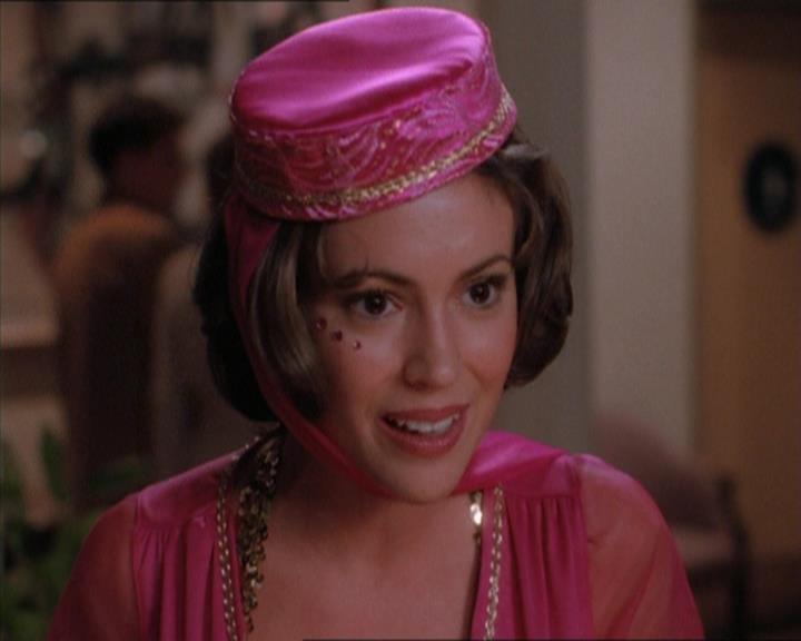 Charmed-Online_dot_net-1x04DeadManDating0579.jpg