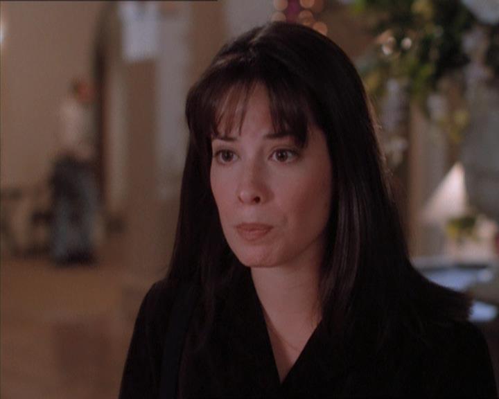 Charmed-Online_dot_net-1x04DeadManDating0581.jpg Charmed-Online_dot_net-1x04DeadManDating0581.jpg