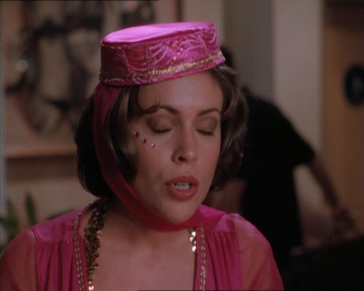 Charmed-Online_dot_net-1x04DeadManDating0584.jpg Charmed-Online_dot_net-1x04DeadManDating0584.jpg
