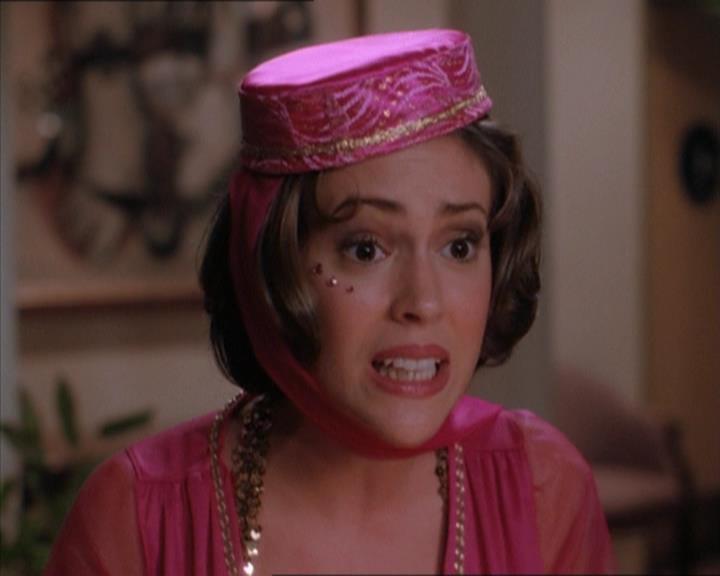 Charmed-Online_dot_net-1x04DeadManDating0588.jpg Charmed-Online_dot_net-1x04DeadManDating0588.jpg
