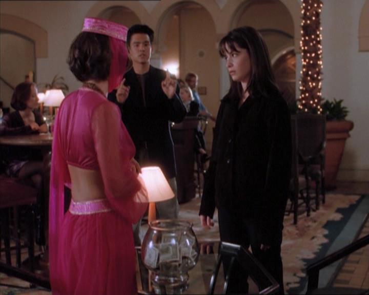 Charmed-Online_dot_net-1x04DeadManDating0594.jpg Charmed-Online_dot_net-1x04DeadManDating0594.jpg