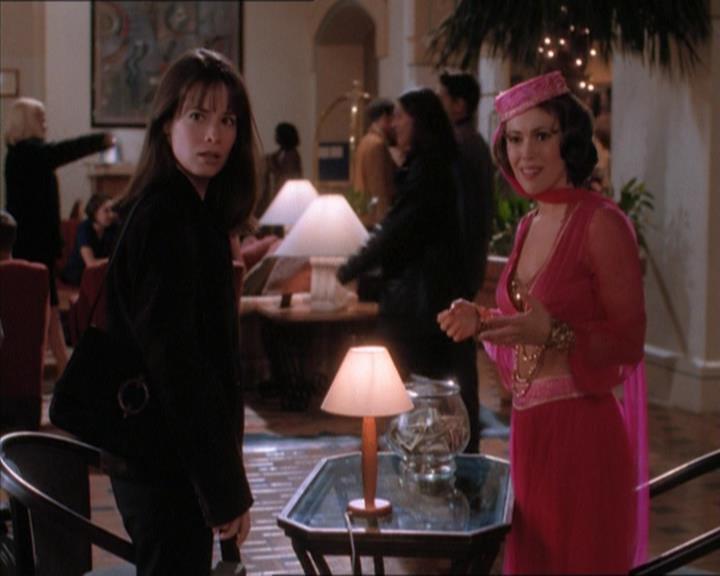 Charmed-Online_dot_net-1x04DeadManDating0599.jpg Charmed-Online_dot_net-1x04DeadManDating0599.jpg