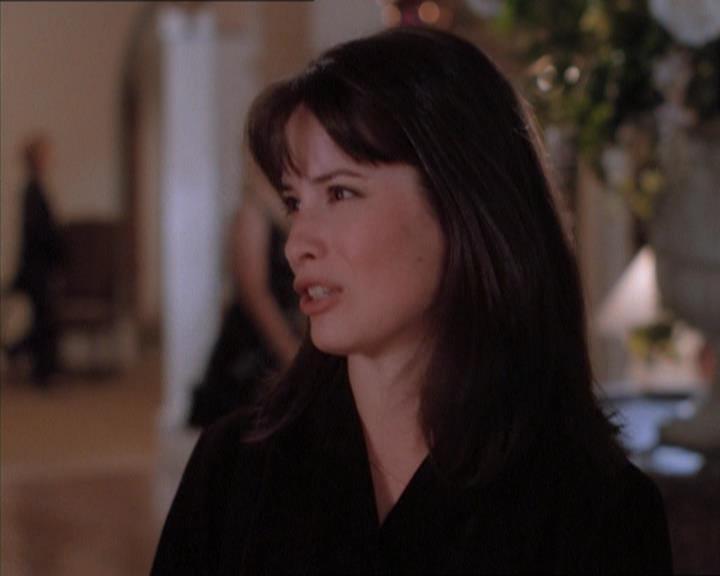 Charmed-Online_dot_net-1x04DeadManDating0612.jpg Charmed-Online_dot_net-1x04DeadManDating0612.jpg