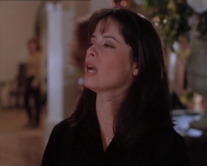 Charmed-Online_dot_net-1x04DeadManDating0613.jpg Charmed-Online_dot_net-1x04DeadManDating0613.jpg