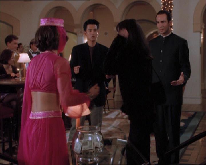 Charmed-Online_dot_net-1x04DeadManDating0625.jpg Charmed-Online_dot_net-1x04DeadManDating0625.jpg