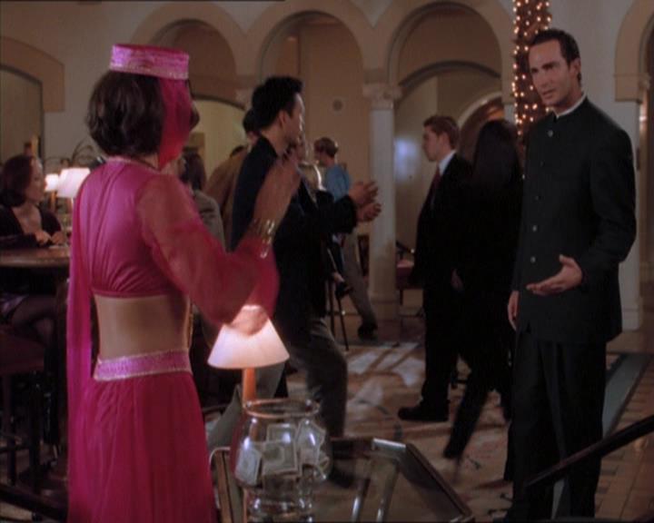 Charmed-Online_dot_net-1x04DeadManDating0627.jpg Charmed-Online_dot_net-1x04DeadManDating0627.jpg