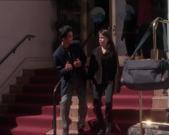 Charmed-Online_dot_net-1x04DeadManDating0633.jpg Charmed-Online_dot_net-1x04DeadManDating0633.jpg