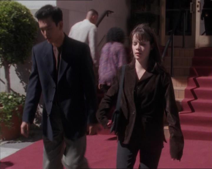 Charmed-Online_dot_net-1x04DeadManDating0635.jpg Charmed-Online_dot_net-1x04DeadManDating0635.jpg