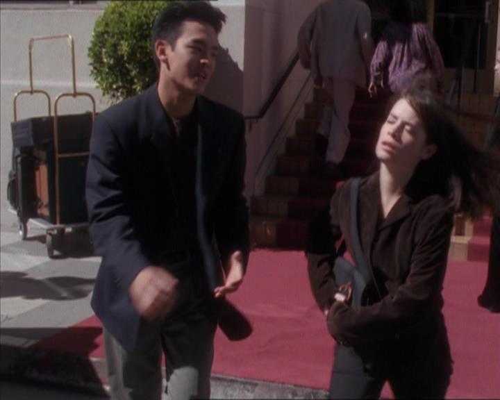 Charmed-Online_dot_net-1x04DeadManDating0636.jpg Charmed-Online_dot_net-1x04DeadManDating0636.jpg