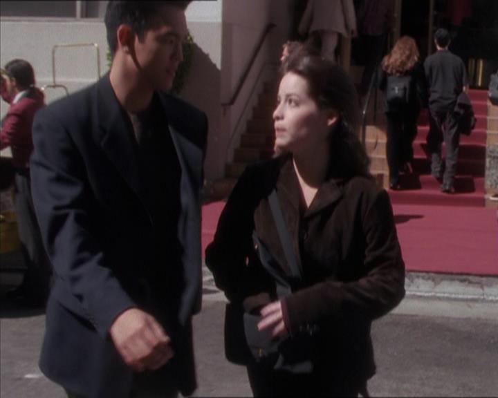 Charmed-Online_dot_net-1x04DeadManDating0638.jpg Charmed-Online_dot_net-1x04DeadManDating0638.jpg