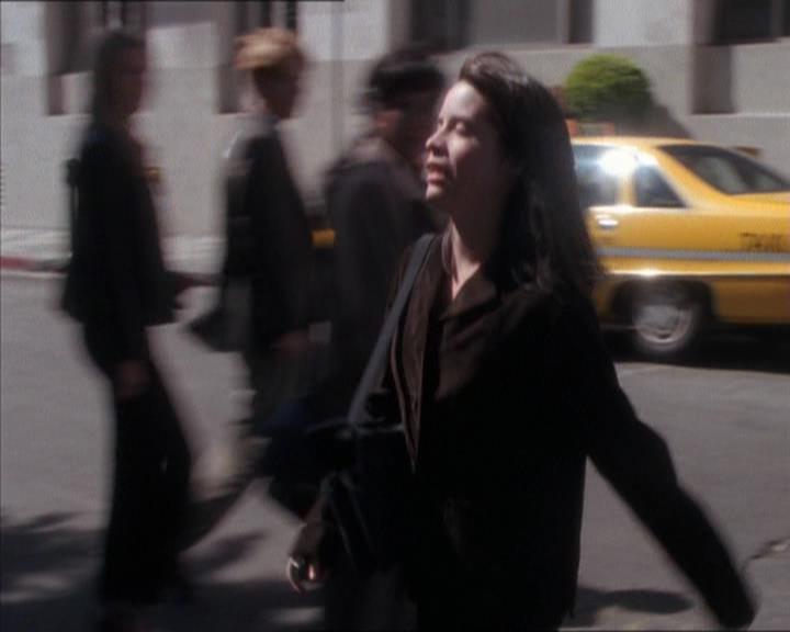 Charmed-Online_dot_net-1x04DeadManDating0641.jpg Charmed-Online_dot_net-1x04DeadManDating0641.jpg