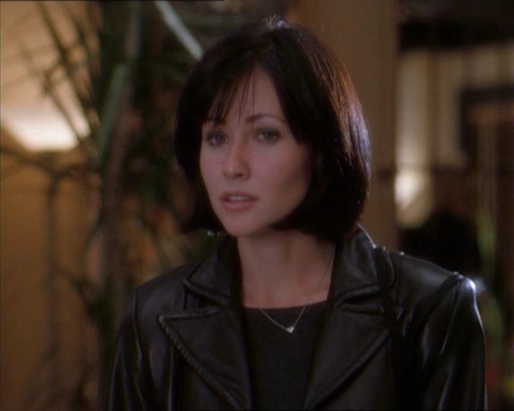 Charmed-Online_dot_net-1x04DeadManDating0699.jpg