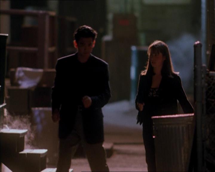Charmed-Online_dot_net-1x04DeadManDating0735.jpg Charmed-Online_dot_net-1x04DeadManDating0735.jpg