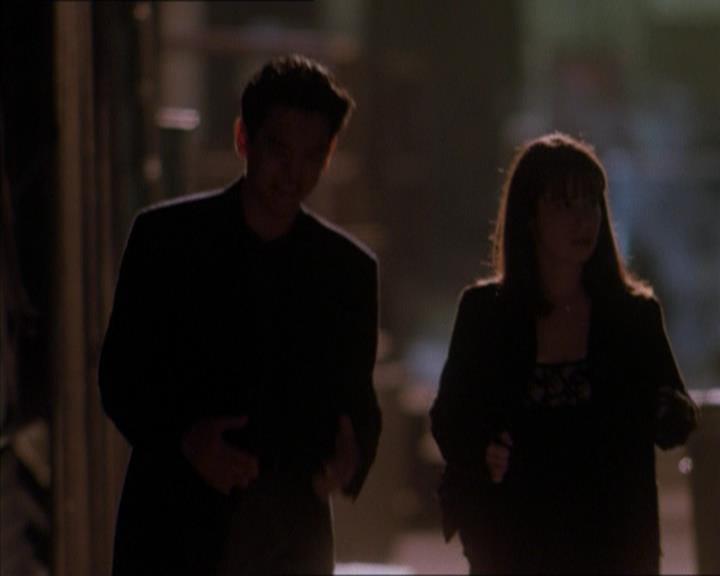 Charmed-Online_dot_net-1x04DeadManDating0741.jpg Charmed-Online_dot_net-1x04DeadManDating0741.jpg