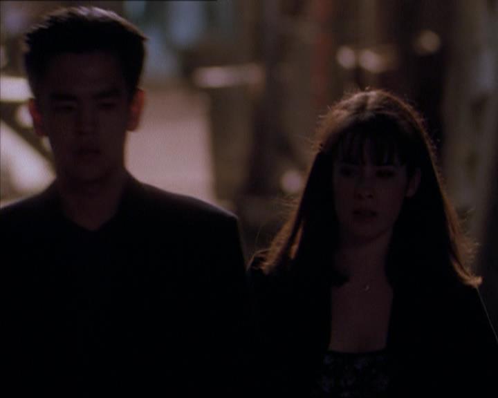 Charmed-Online_dot_net-1x04DeadManDating0749.jpg
