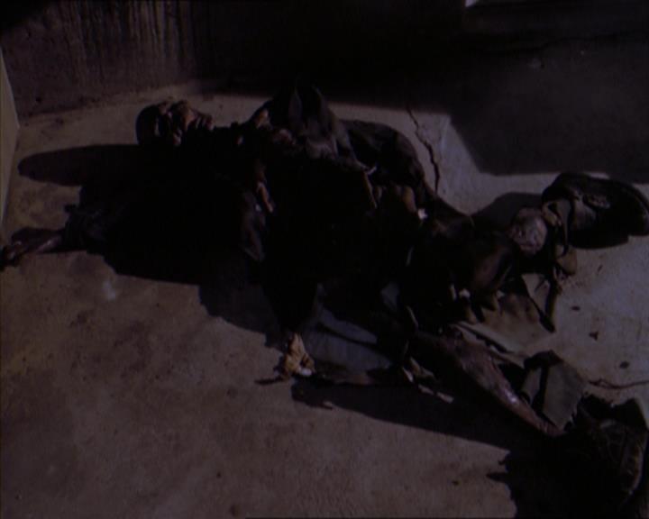 Charmed-Online_dot_net-1x04DeadManDating0755.jpg Charmed-Online_dot_net-1x04DeadManDating0755.jpg