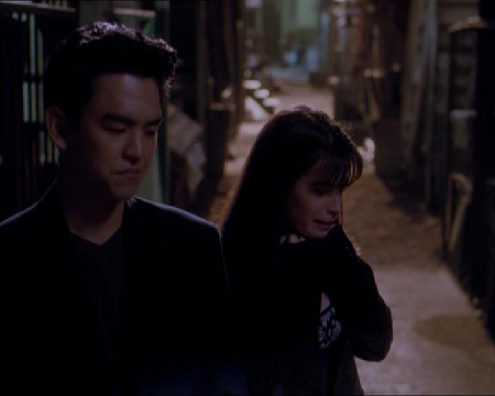 Charmed-Online_dot_net-1x04DeadManDating0757.jpg