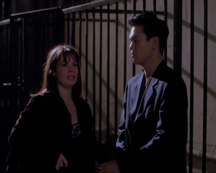 Charmed-Online_dot_net-1x04DeadManDating0769.jpg Charmed-Online_dot_net-1x04DeadManDating0769.jpg