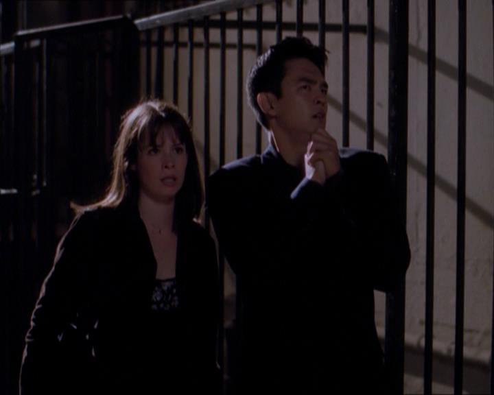 Charmed-Online_dot_net-1x04DeadManDating0777.jpg Charmed-Online_dot_net-1x04DeadManDating0777.jpg