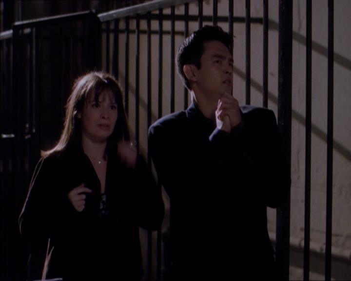 Charmed-Online_dot_net-1x04DeadManDating0779.jpg Charmed-Online_dot_net-1x04DeadManDating0779.jpg